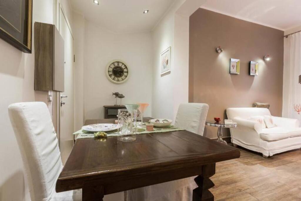 Apartment Lily's - Near Harbor And Downtown With Terrace - Italy Flat Vacation Genoa